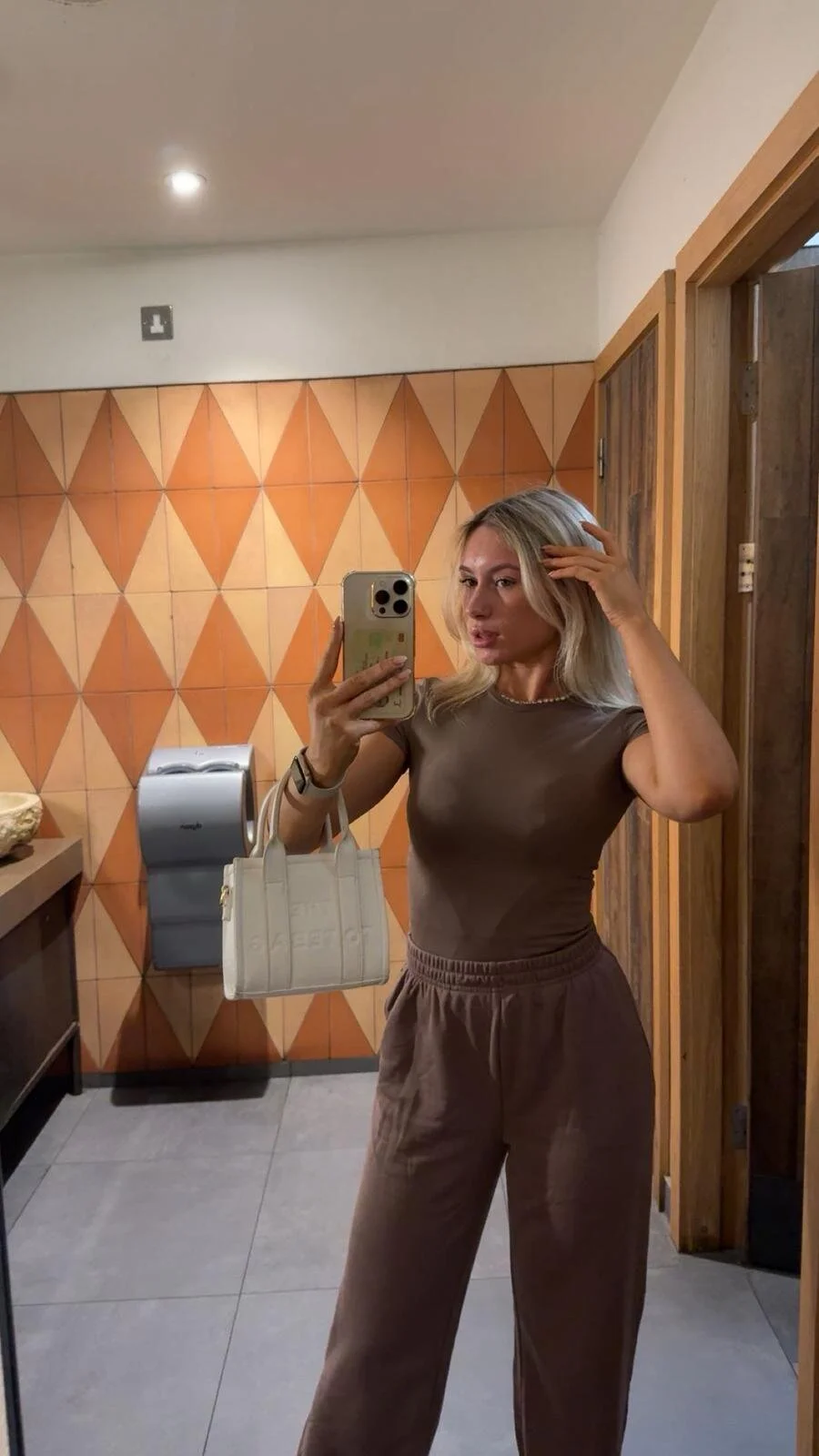 XXX Porn Photo of Nude SexySaraxxoo 6