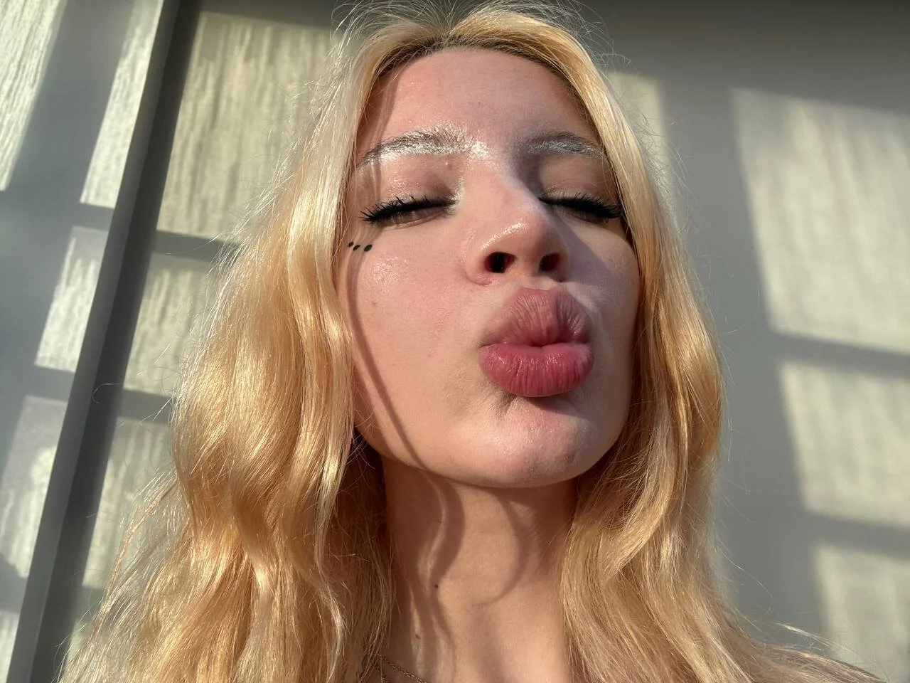 XXX Porn Photo of Nude st_uirt 6