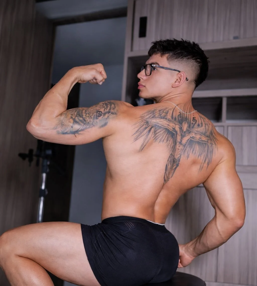 XXX Porn Photo of Nude oskar_ford 5