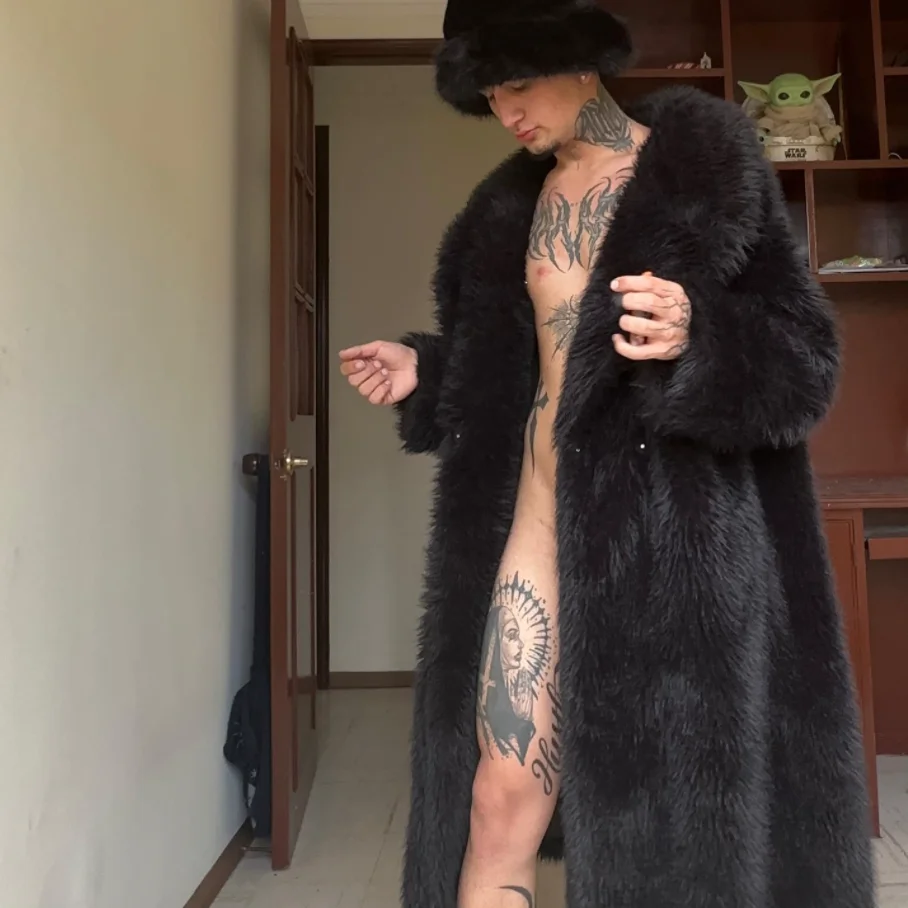 XXX Porn Photo of Nude vampiregynger 4