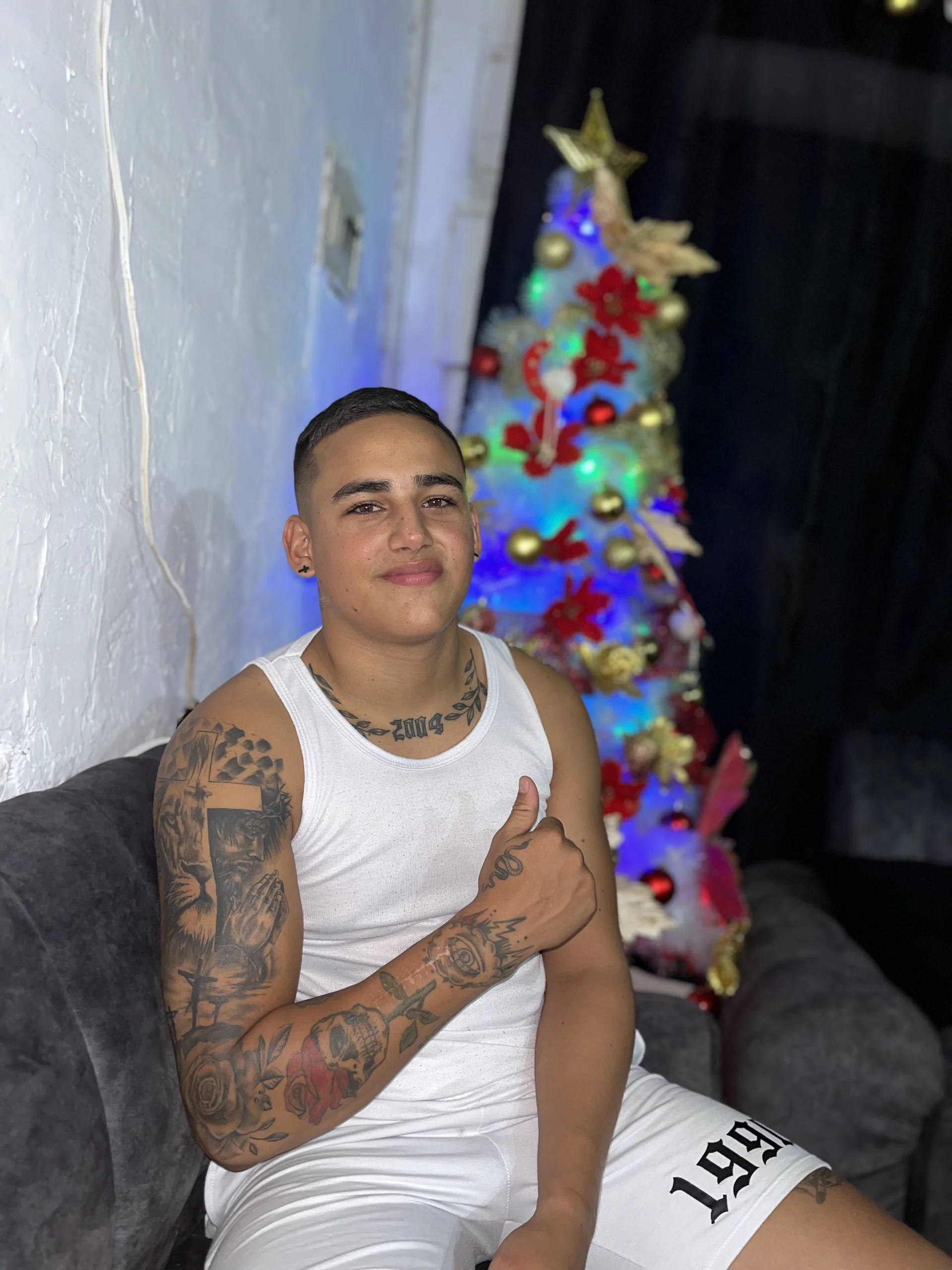 XXX Porn Photo of Nude Latino_Junge 35