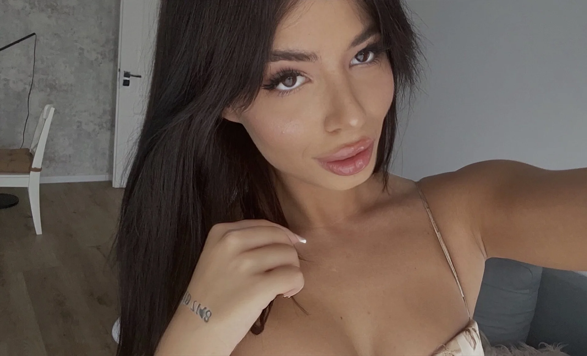 XXX Porn Photo of Nude VivienDiamond 13