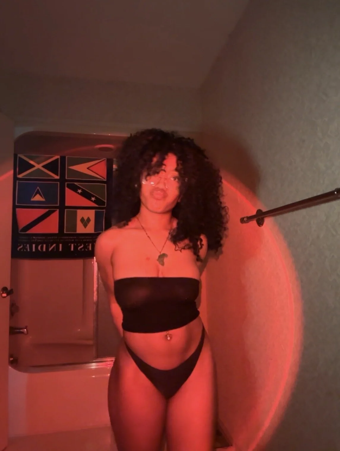 XXX Porn Photo of Nude lifeoftt_19xx 54