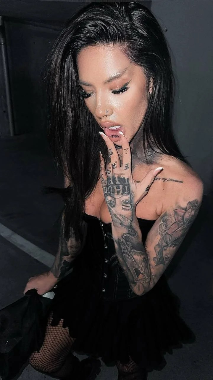 XXX Porn Photo of Nude ScarletNoir 31