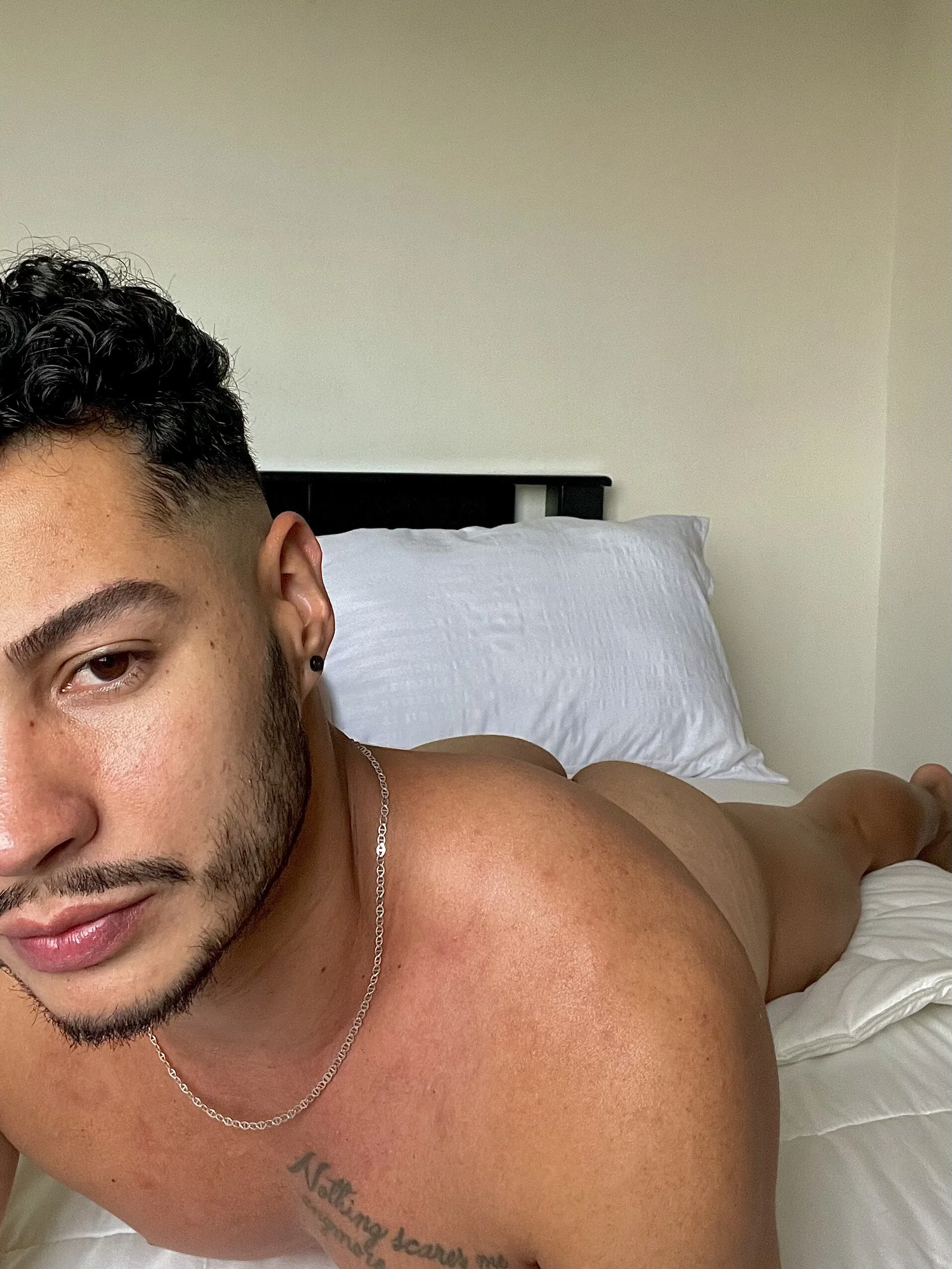 XXX Porn Photo of Nude Sirs_papi 22