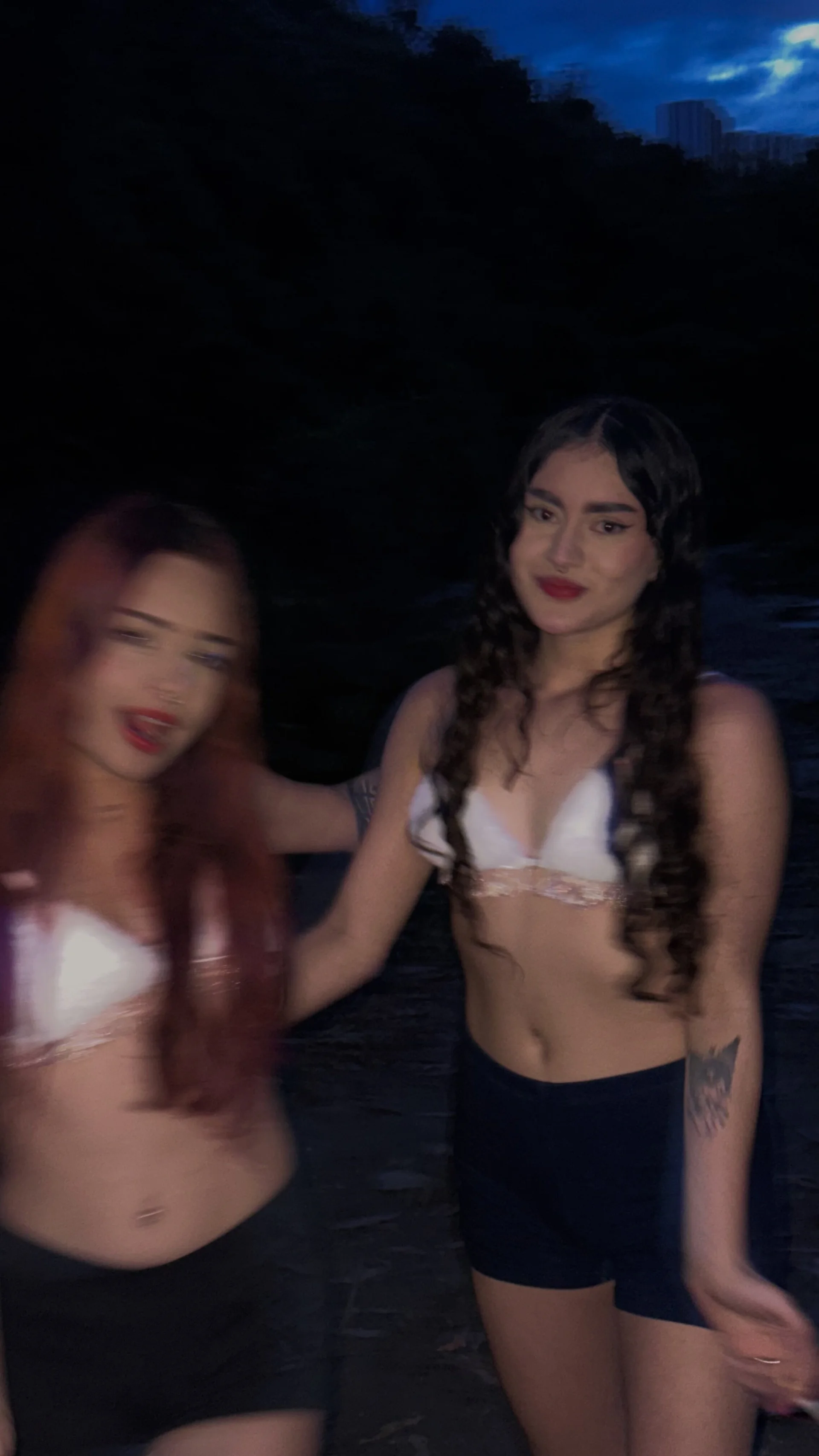 XXX Porn Photo of Nude WendyandSienna 1