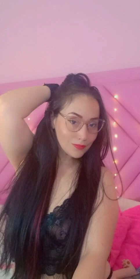 XXX Porn Photo of Nude hotpawgmilf 20