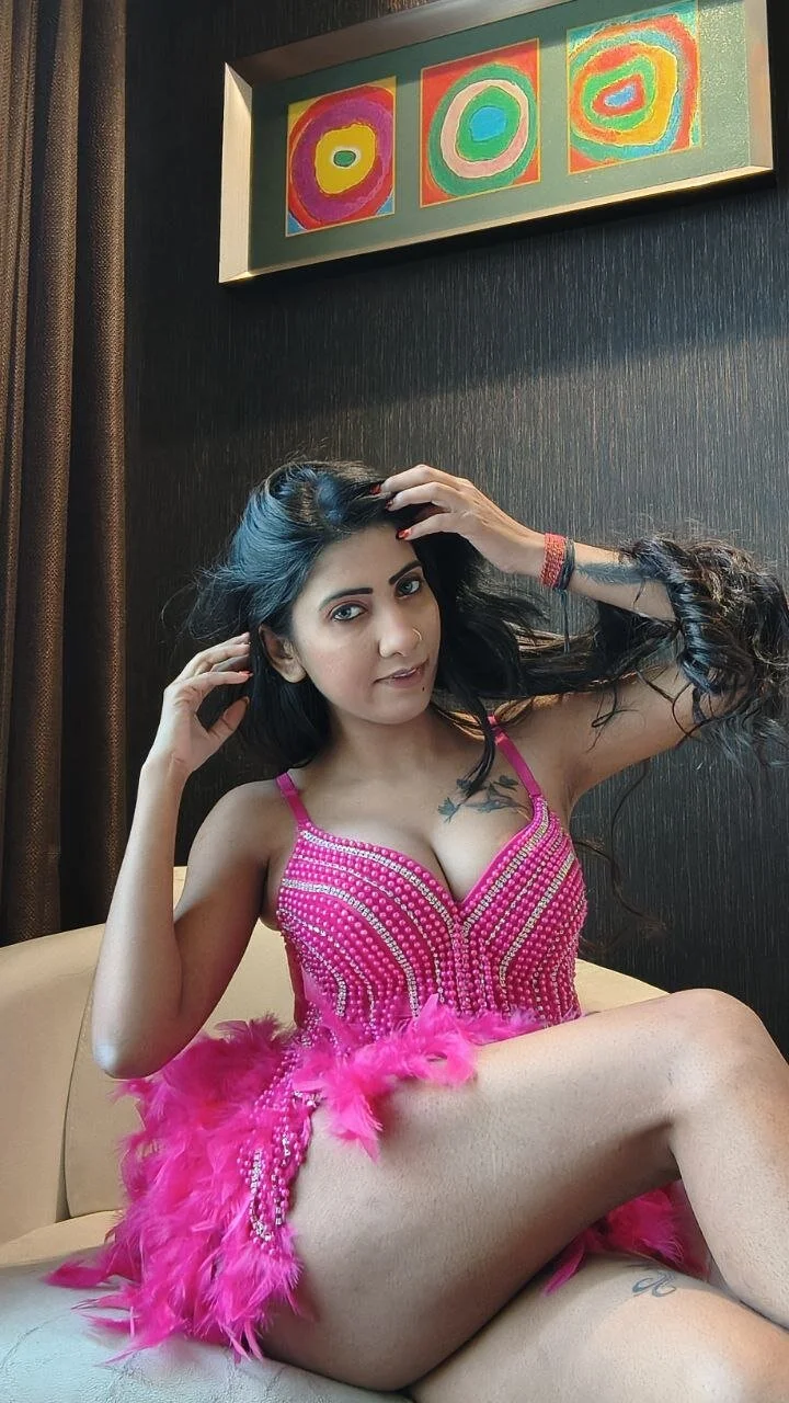 XXX Porn Photo of Nude PerkyBong 5