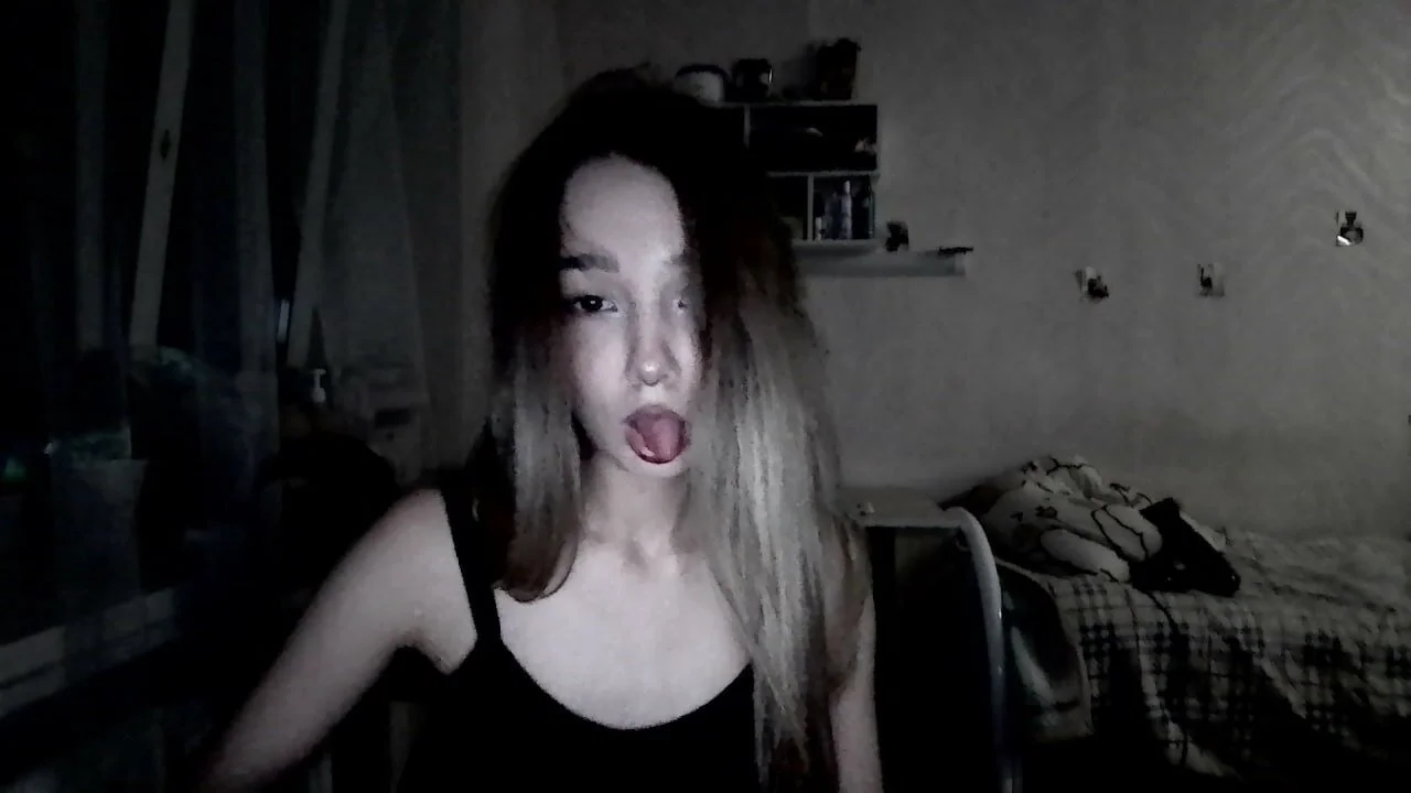 XXX Porn Photo of Nude HoneyComfy 16