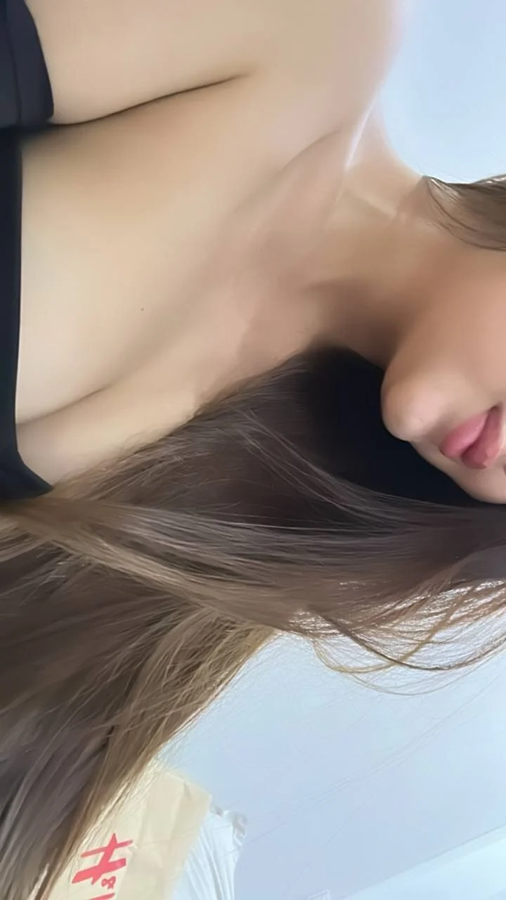 XXX Porn Photo of Nude WetSua 5