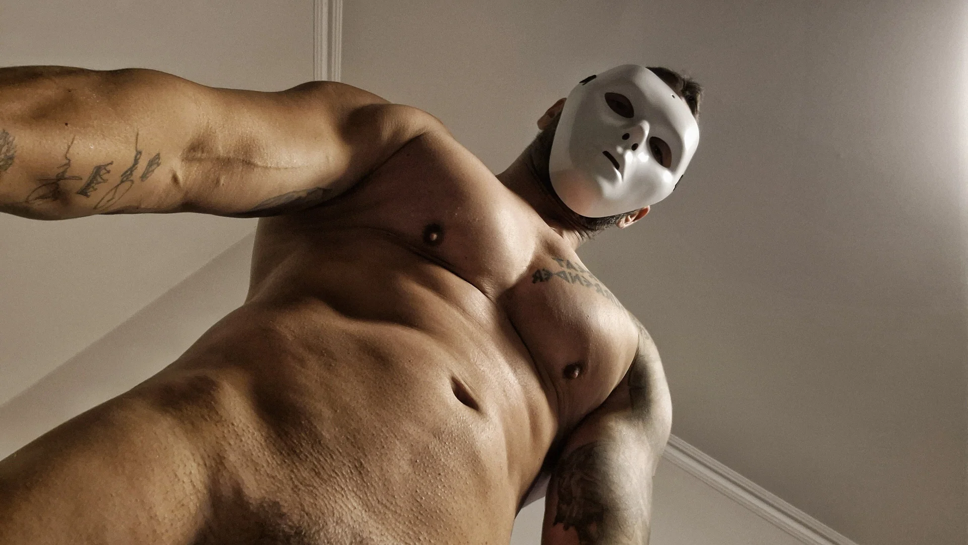 XXX Porn Photo of Nude badbrown 1