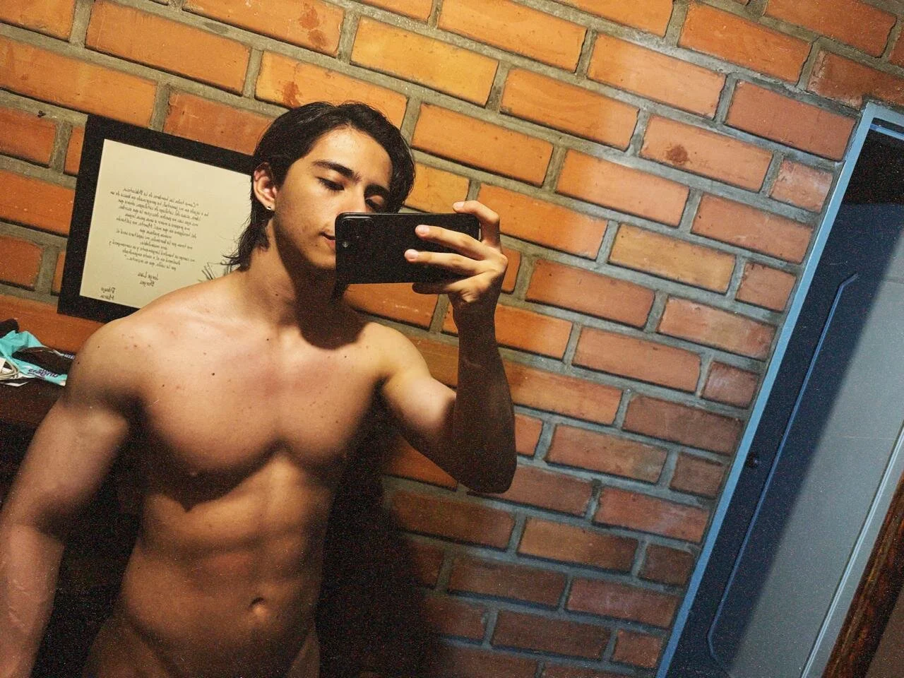 XXX Porn Photo of Nude AlekBlake_ 4