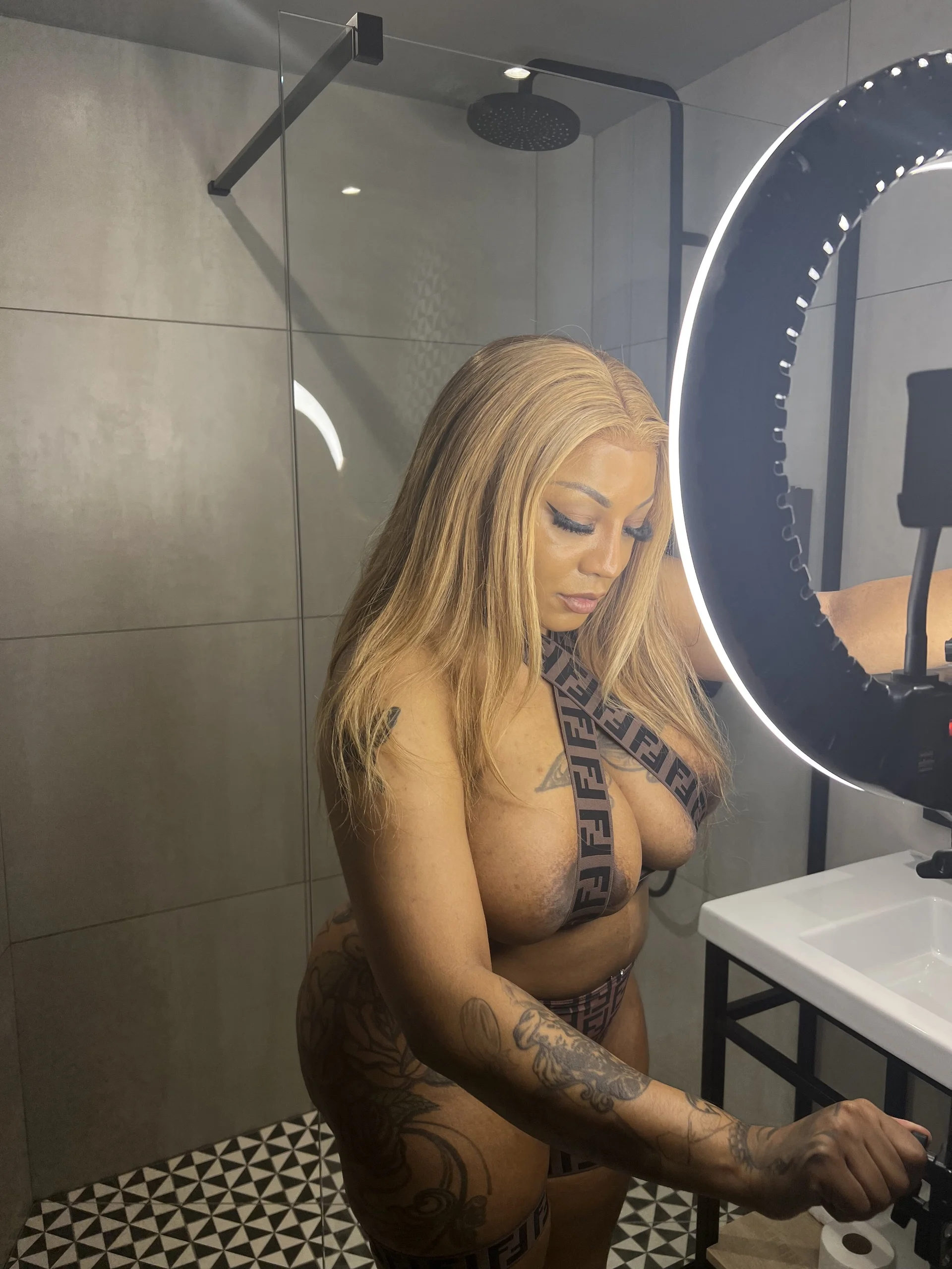 XXX Porn Photo of Nude BabyFannyxx 21
