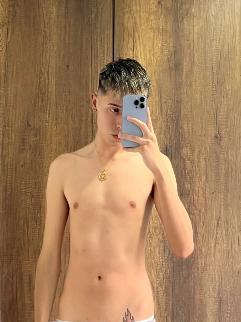 XXX Porn Photo of Nude Isaac_tan 7