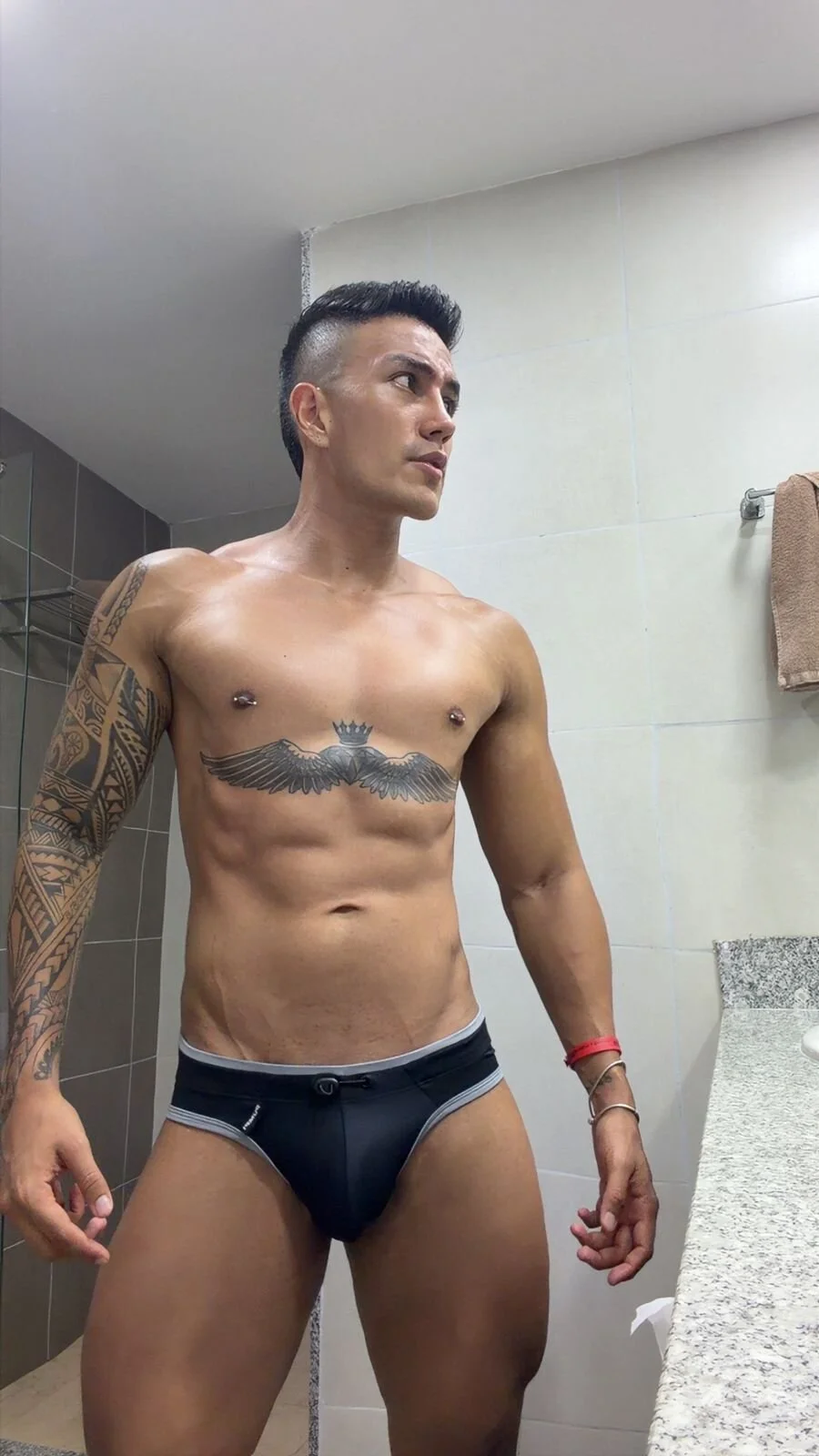 XXX Porn Photo of Nude aaron_bolt 1