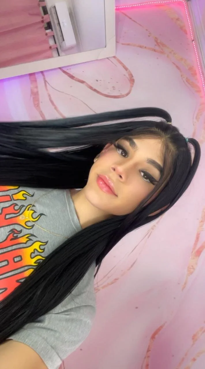 XXX Porn Photo of Nude chloebigcockxx 5