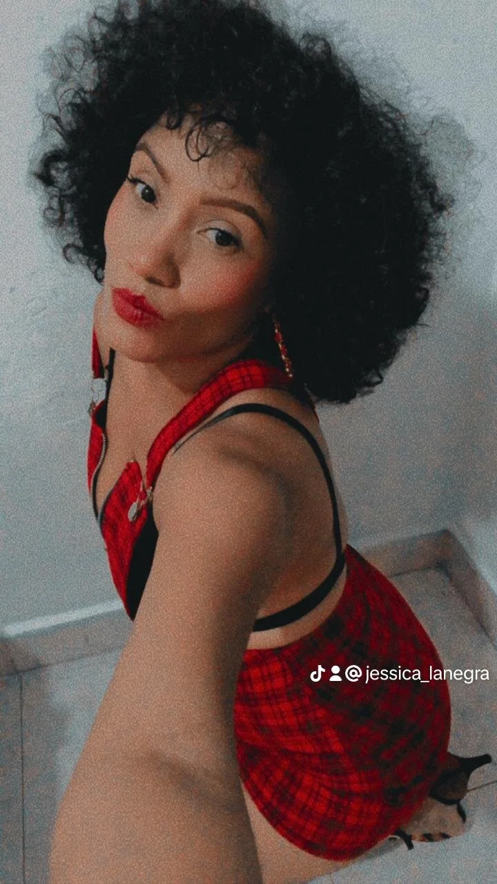 XXX Porn Photo of Nude AdelaHaneix 6