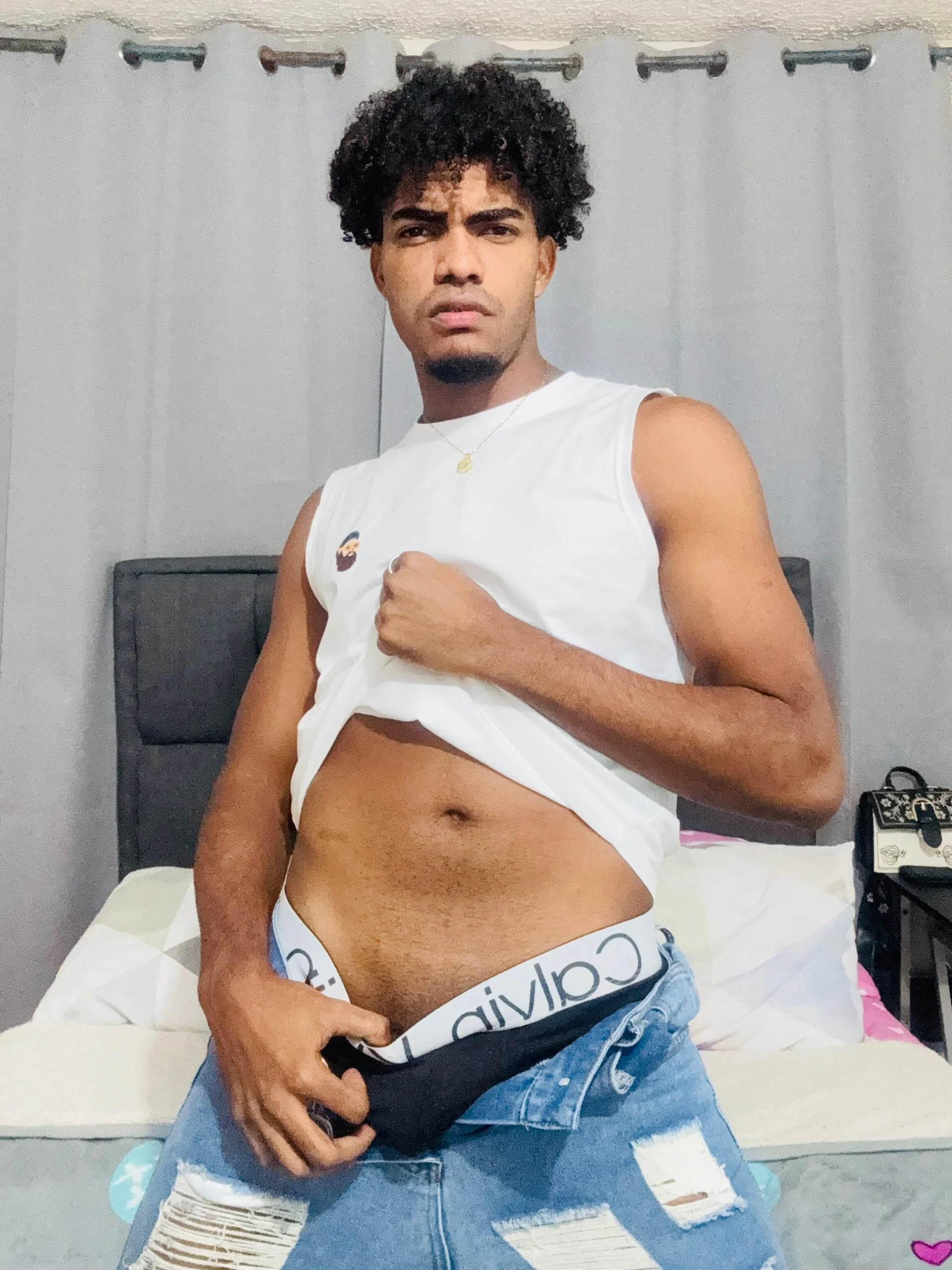 XXX Porn Photo of Nude richardd2212 4