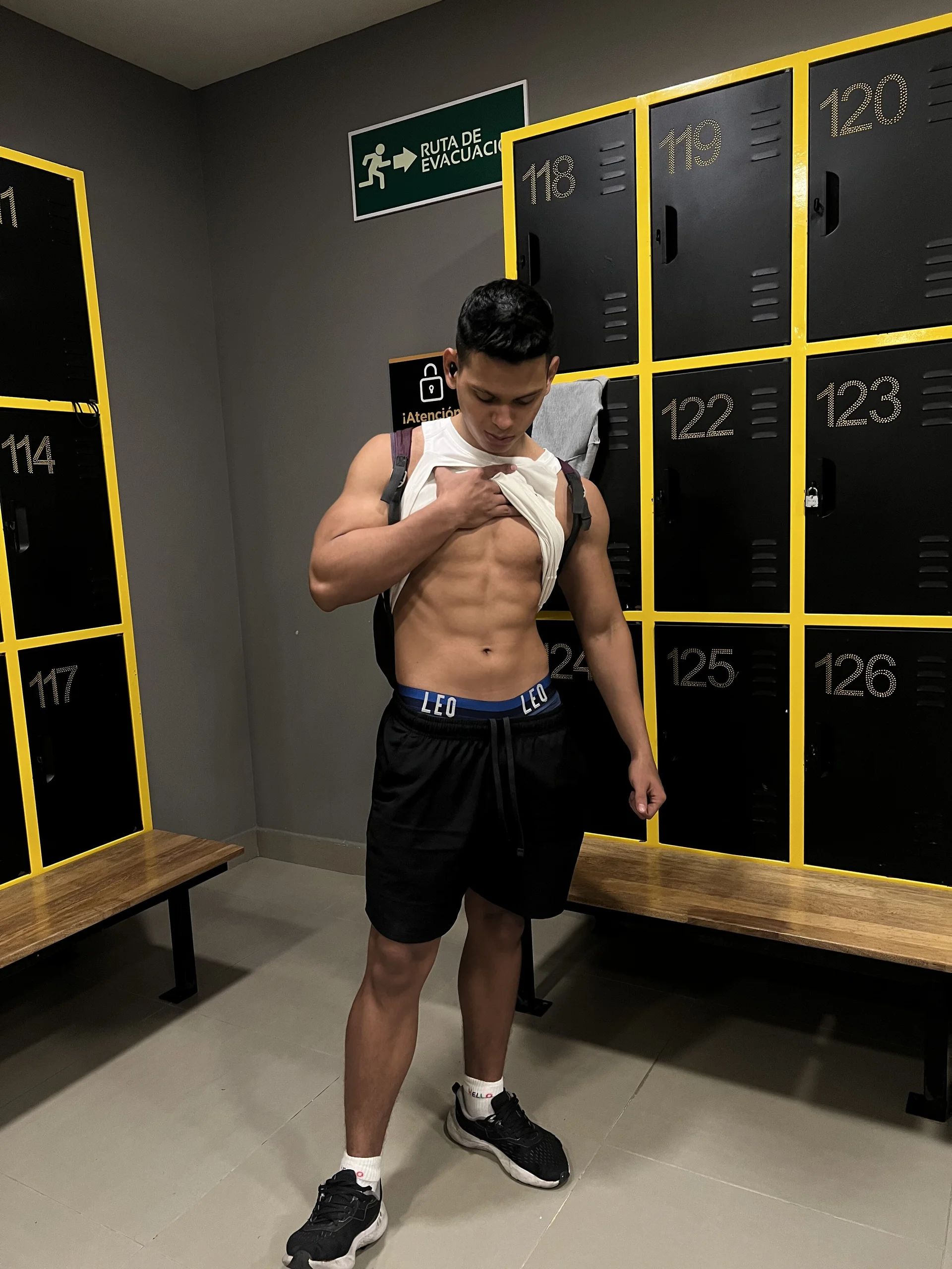 XXX Porn Photo of Nude stefan_leenox 4
