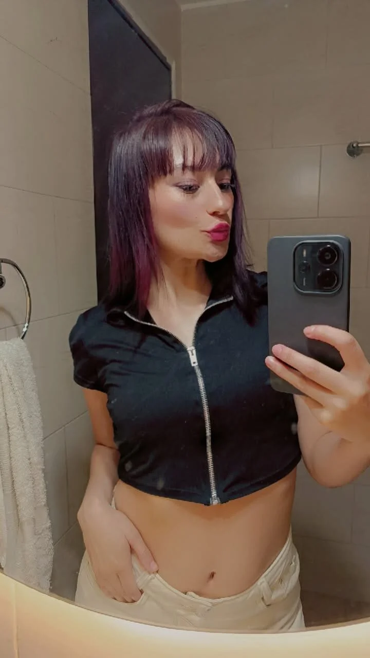 XXX Porn Photo of Nude alorena_megancm 6