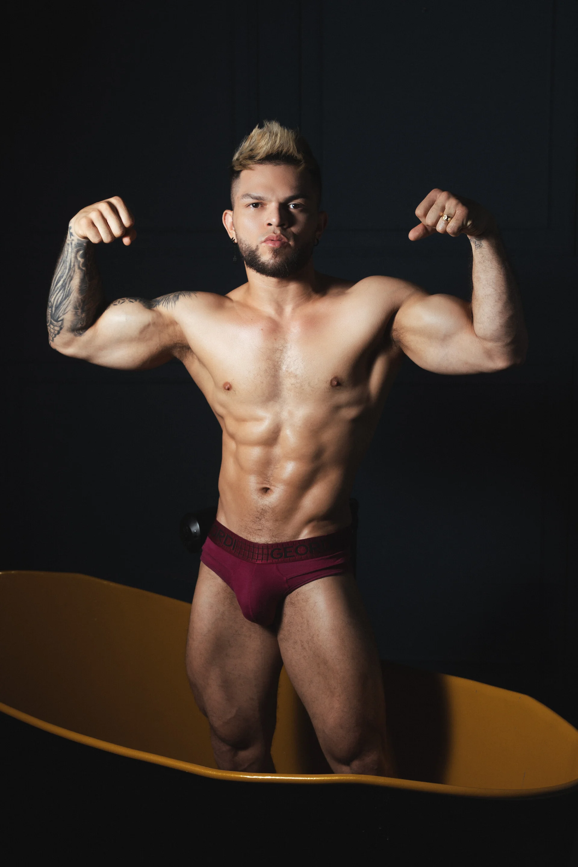 XXX Porn Photo of Nude vincent_carusso94 39