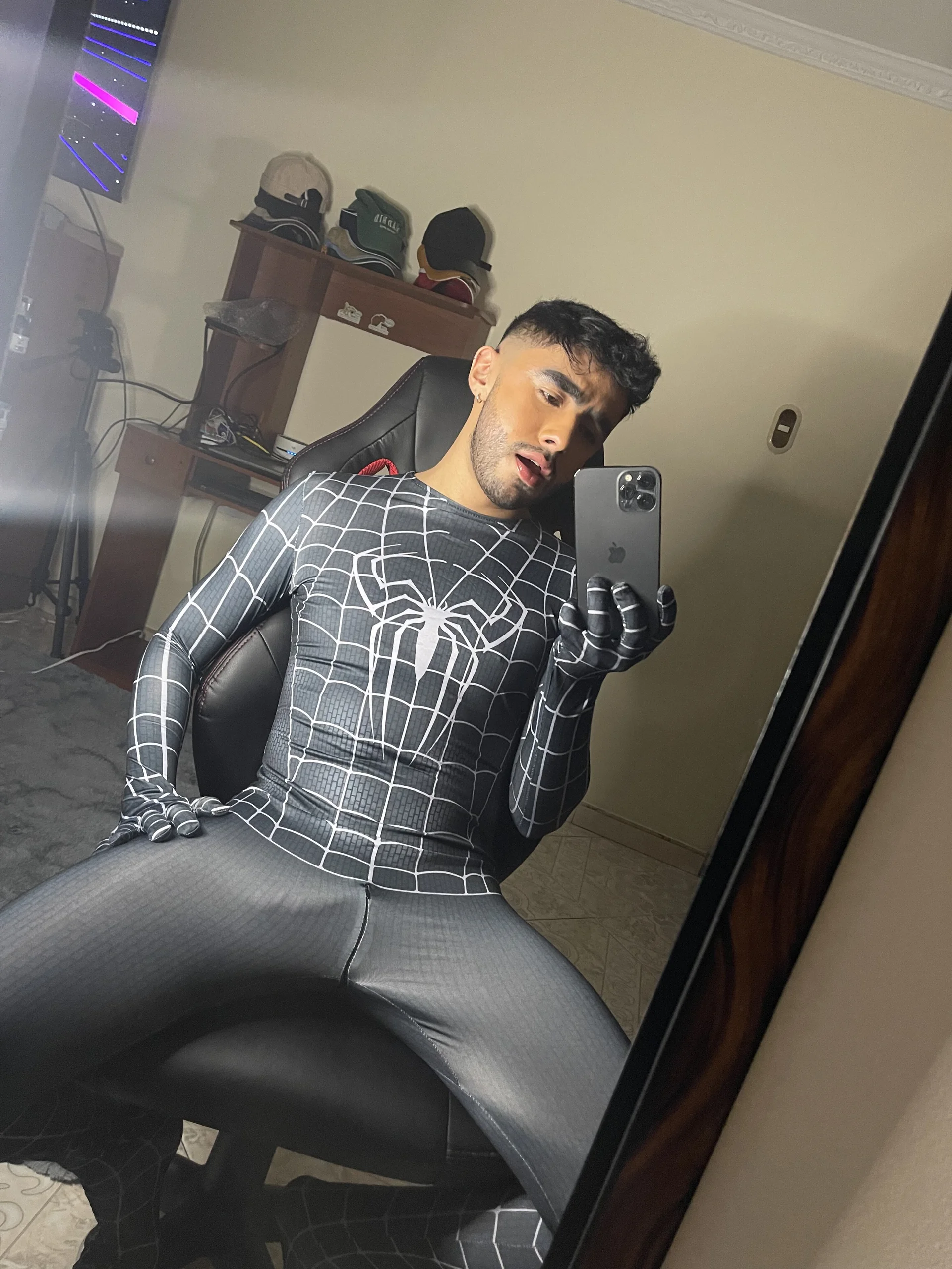 XXX Porn Photo of Nude ItsMeEros 304