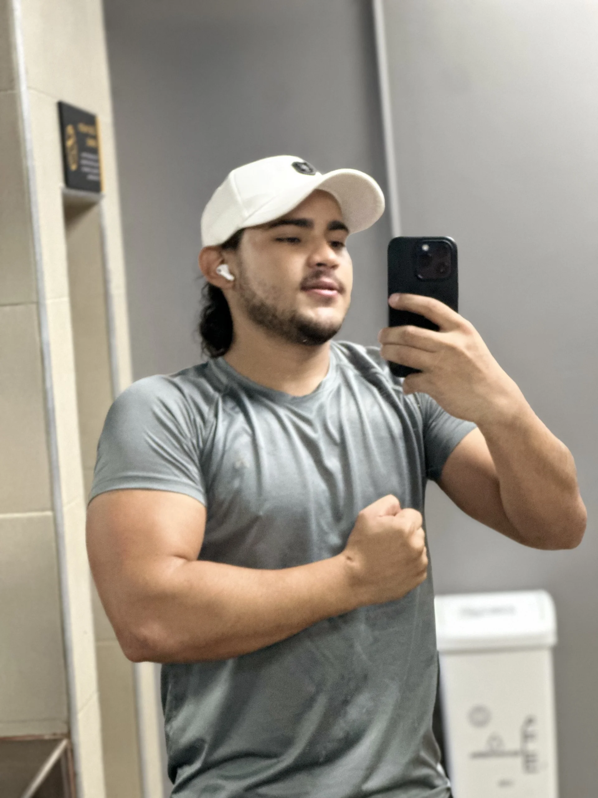 XXX Porn Photo of Nude louis_rueda 8