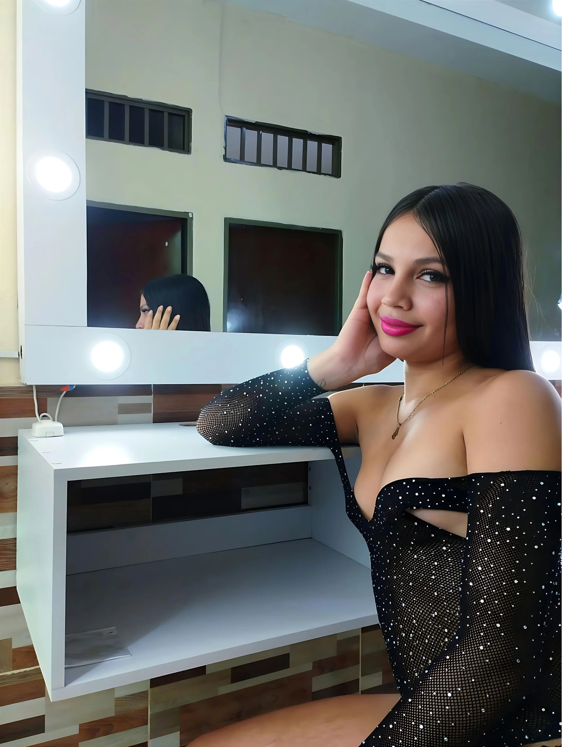 XXX Porn Photo of Nude luna_hoott 32