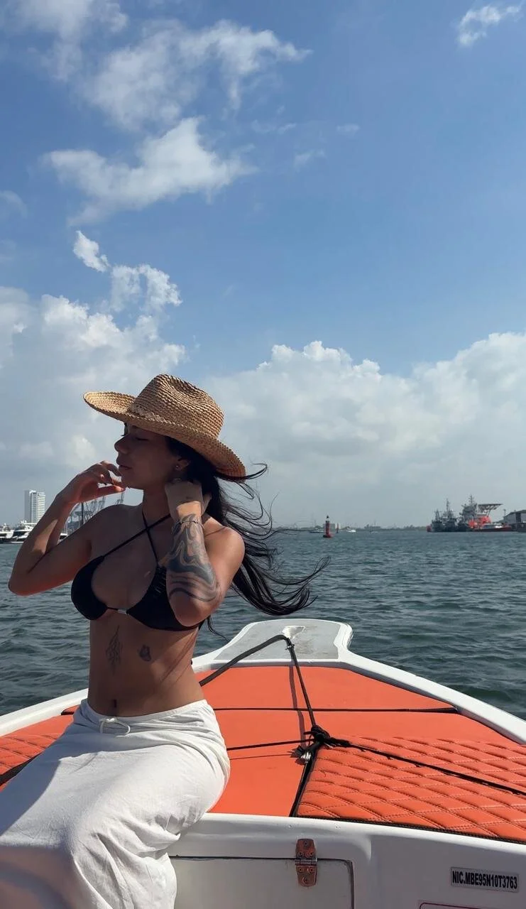 XXX Porn Photo of Nude kaylaneee_ 1