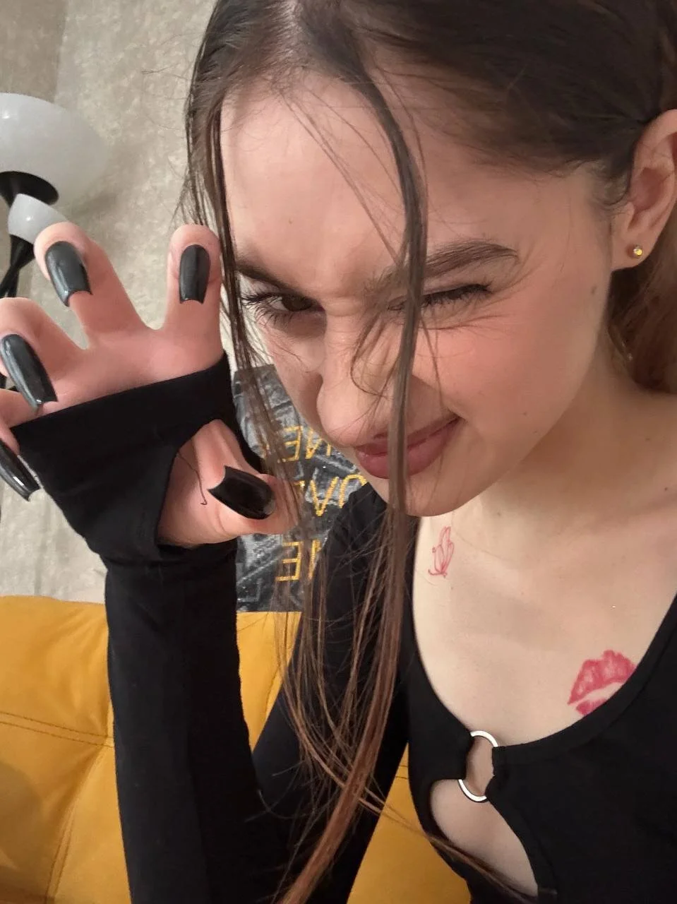 XXX Porn Photo of Nude tinyvivy 2