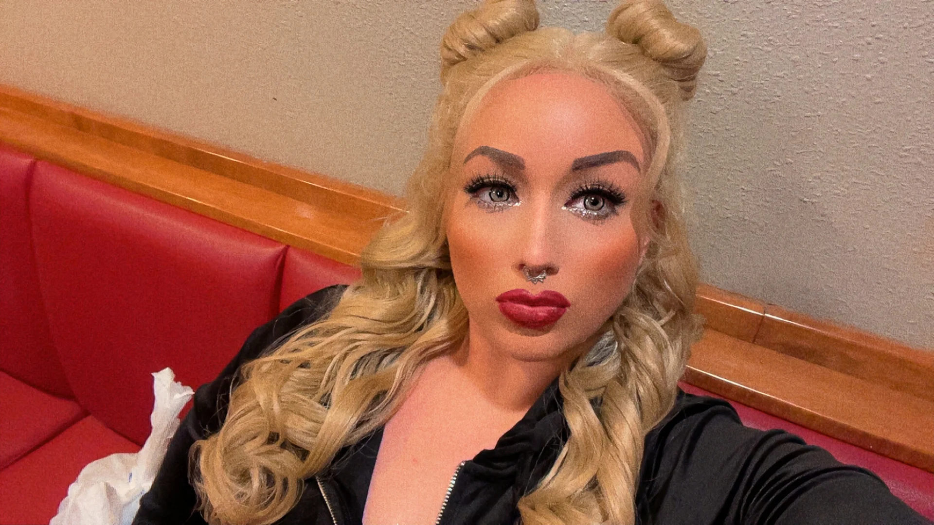 XXX Porn Photo of Nude RobbinBanks210 2