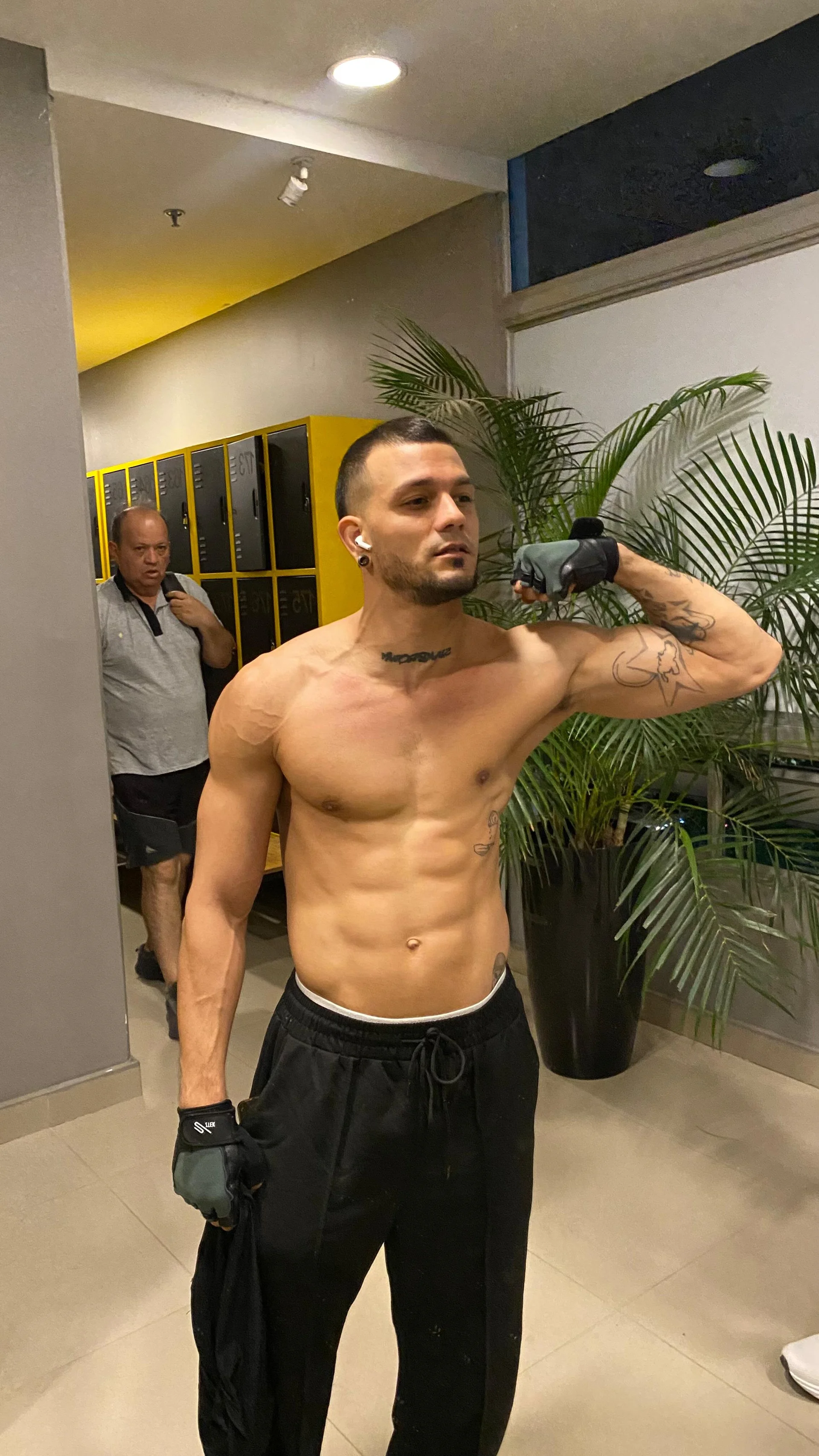 XXX Porn Photo of Nude morenosiam 15