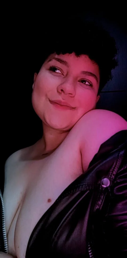 XXX Porn Photo of Nude curly_cam_queen69 5