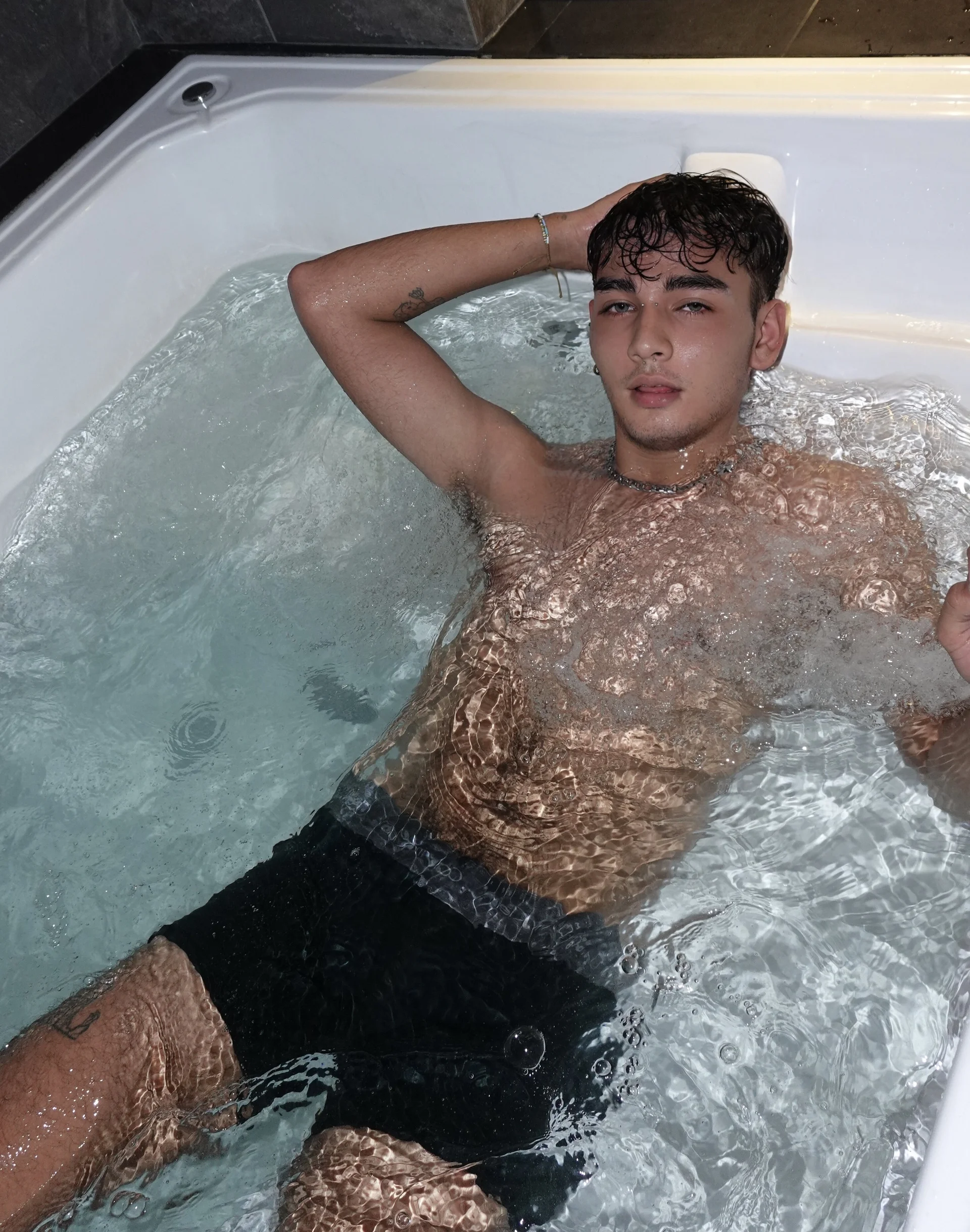 XXX Porn Photo of Nude Velvet_man 4