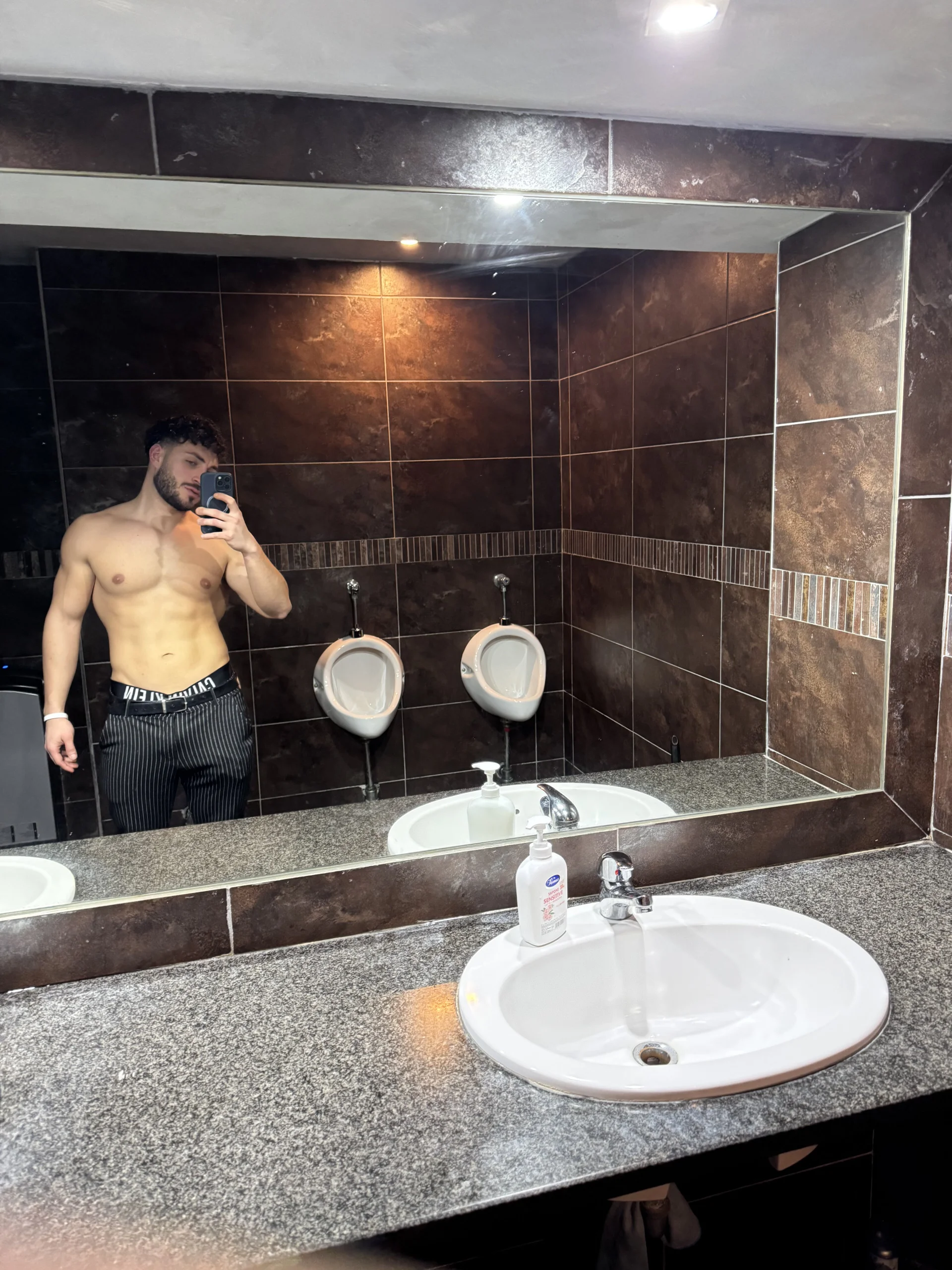 XXX Porn Photo of Nude mark_ariete 1