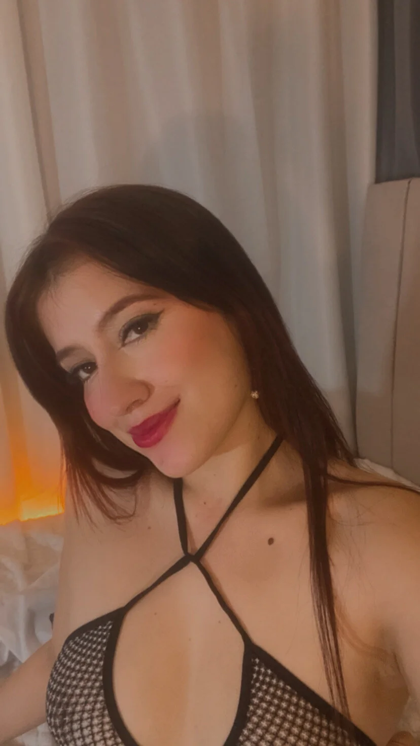 XXX Porn Photo of Nude BrunnetAri_ 3