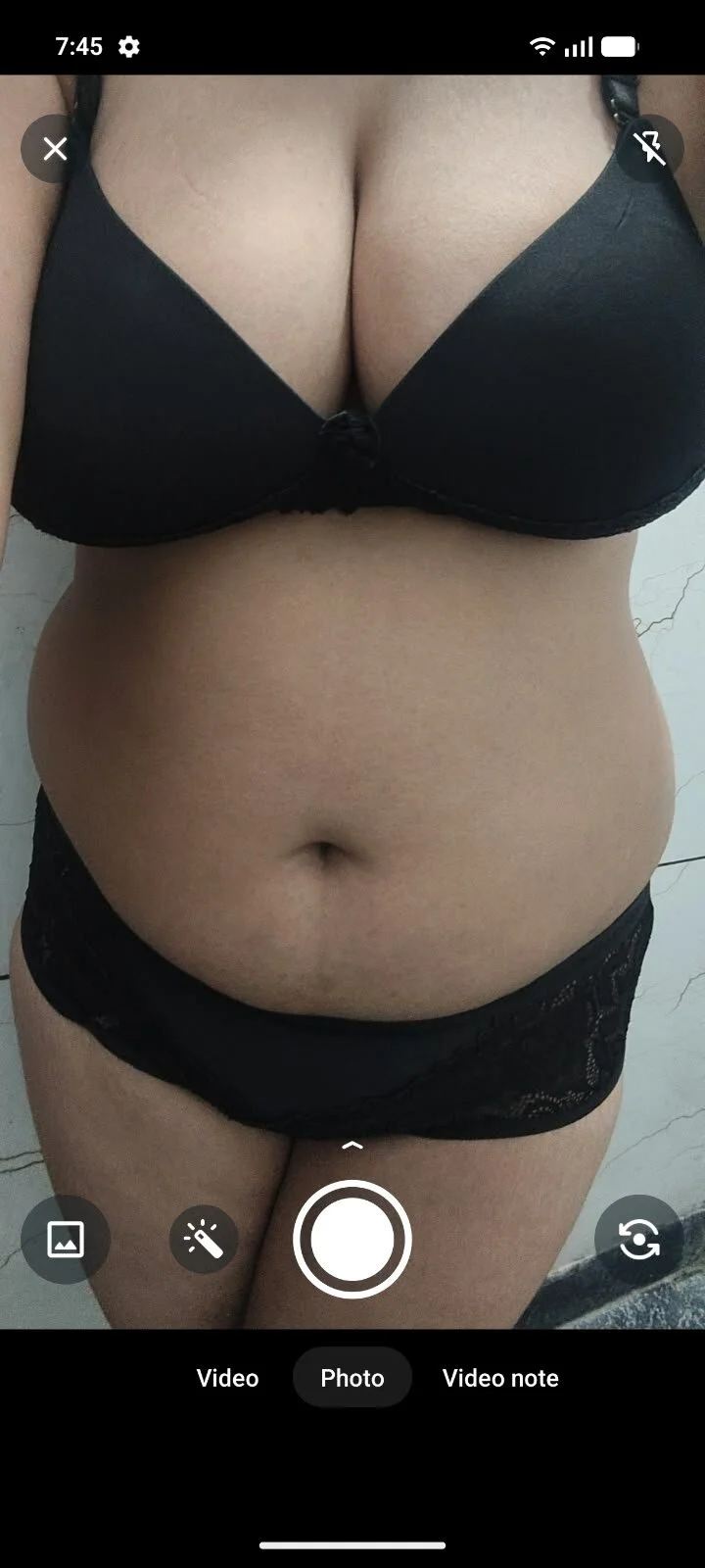 XXX Porn Photo of Nude Queen_Desi 2