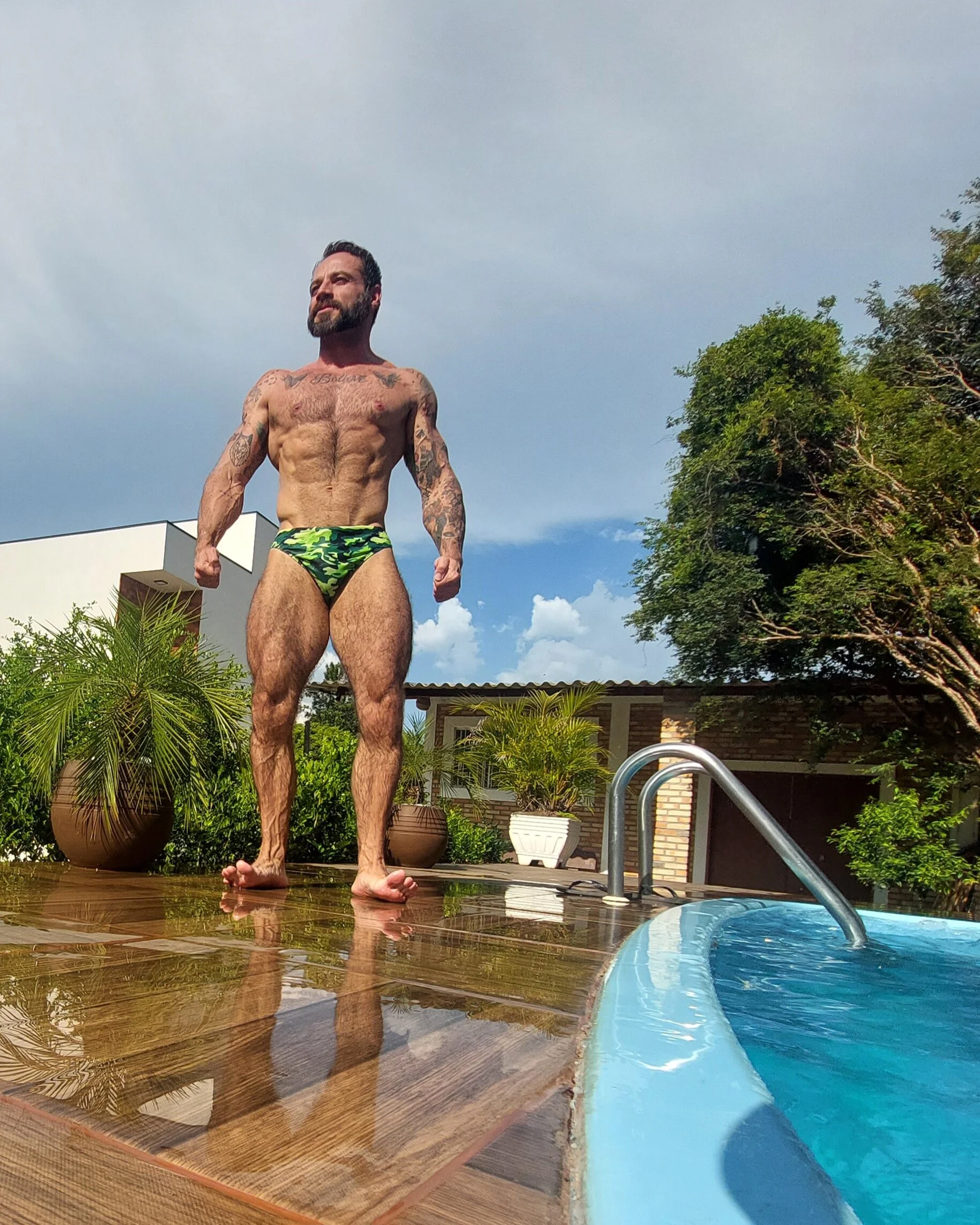 XXX Porn Photo of Nude MuscleBearRey 2