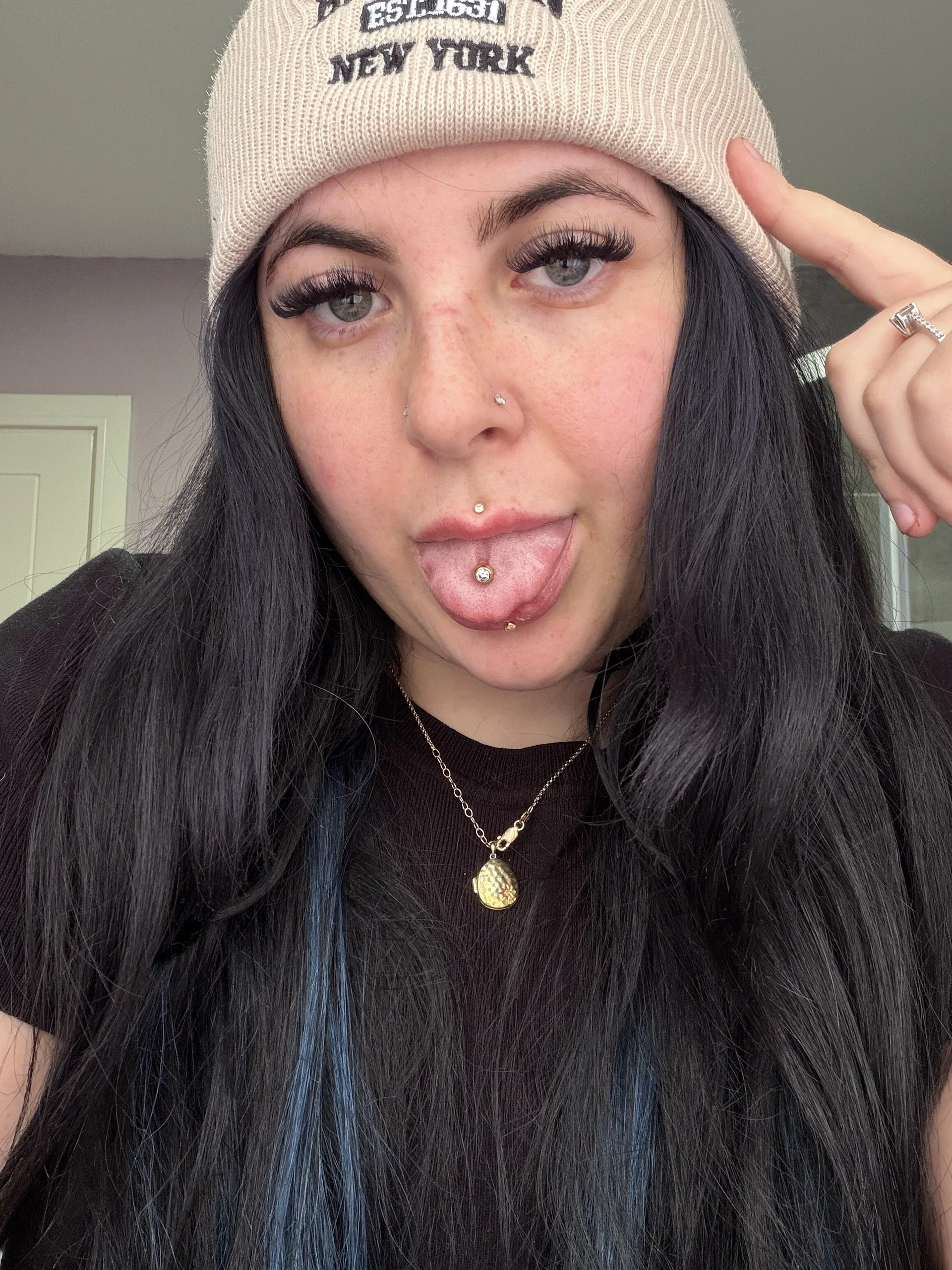 XXX Porn Photo of Nude BabyDollxox15 5