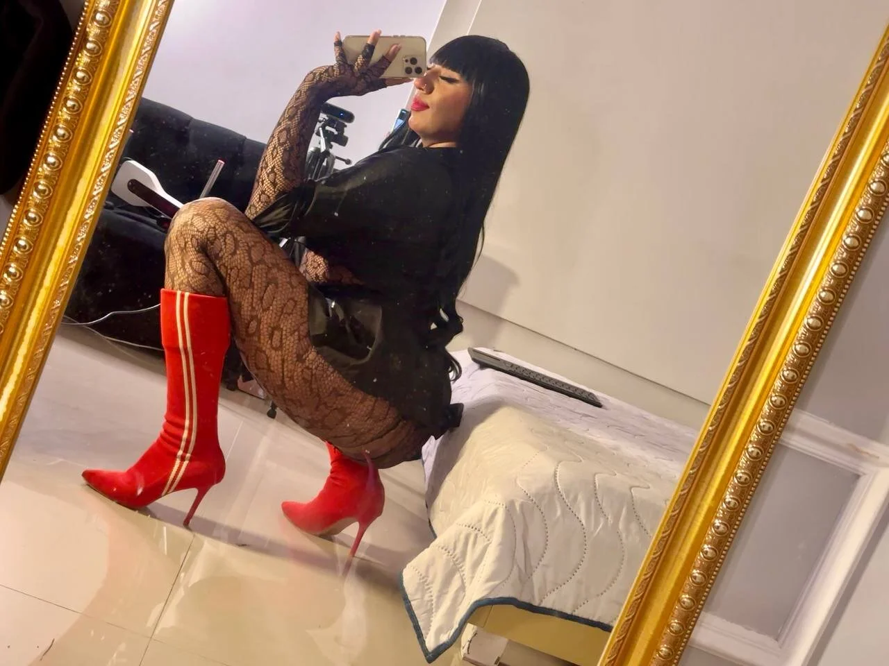 XXX Porn Photo of Nude IsabellaDarrell_ts 74