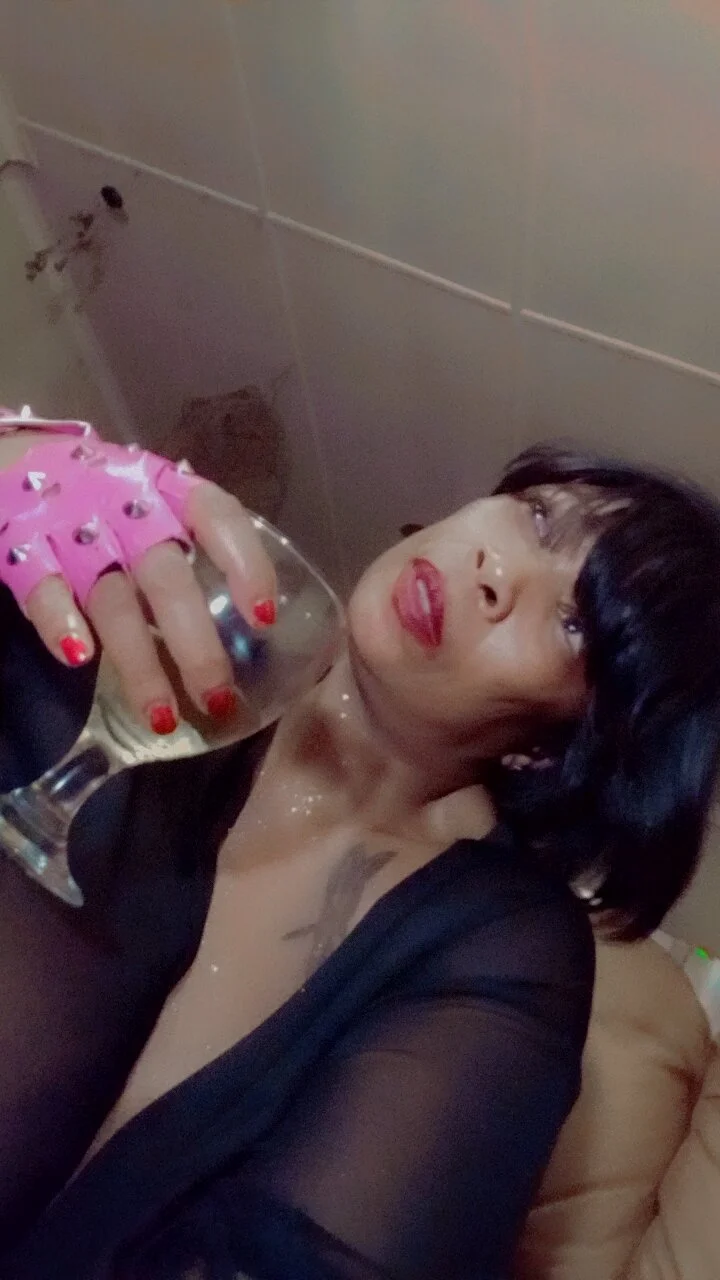 XXX Porn Photo of Nude Gucci_Bx 396