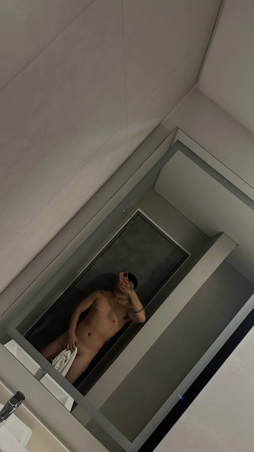 XXX Porn Photo of Nude urhardfuckerAsiandaddy 3