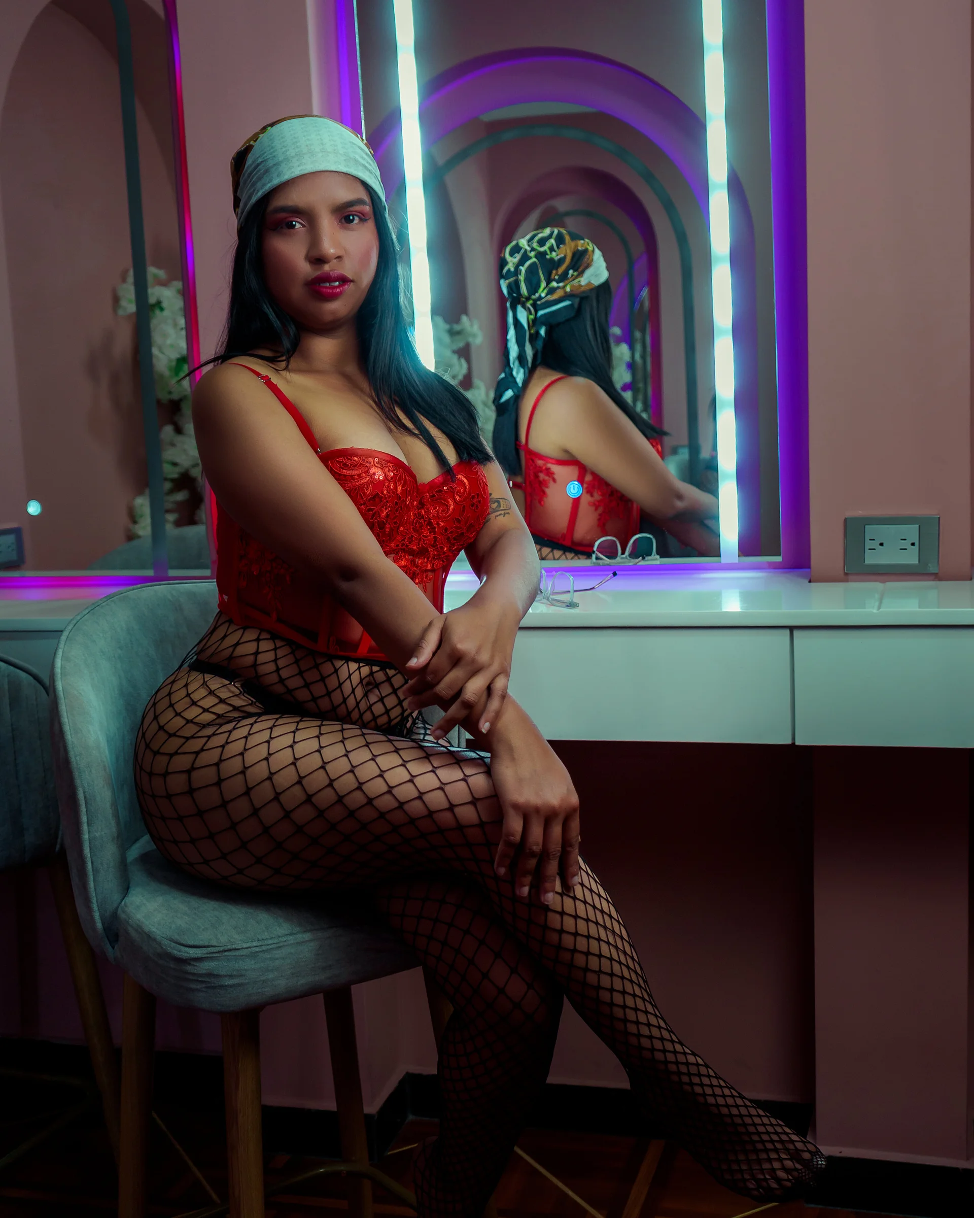 XXX Porn Photo of Nude Emmaa_smith1 2
