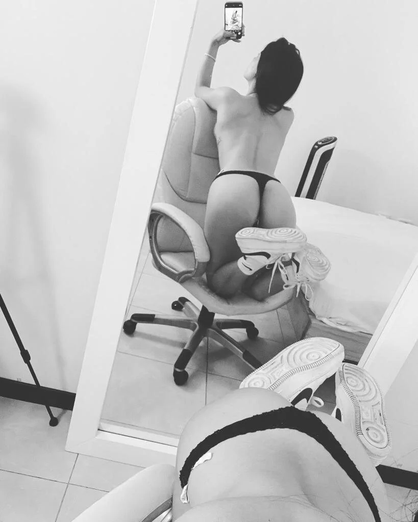 XXX Porn Photo of Nude valerihouse 3