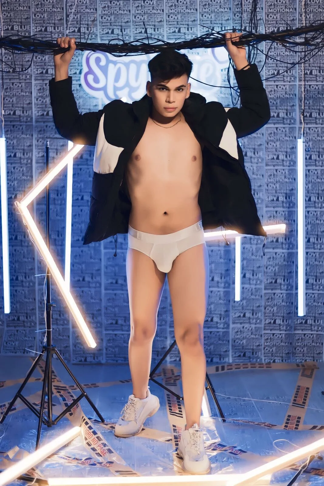 XXX Porn Photo of Nude andres_lizcano 13
