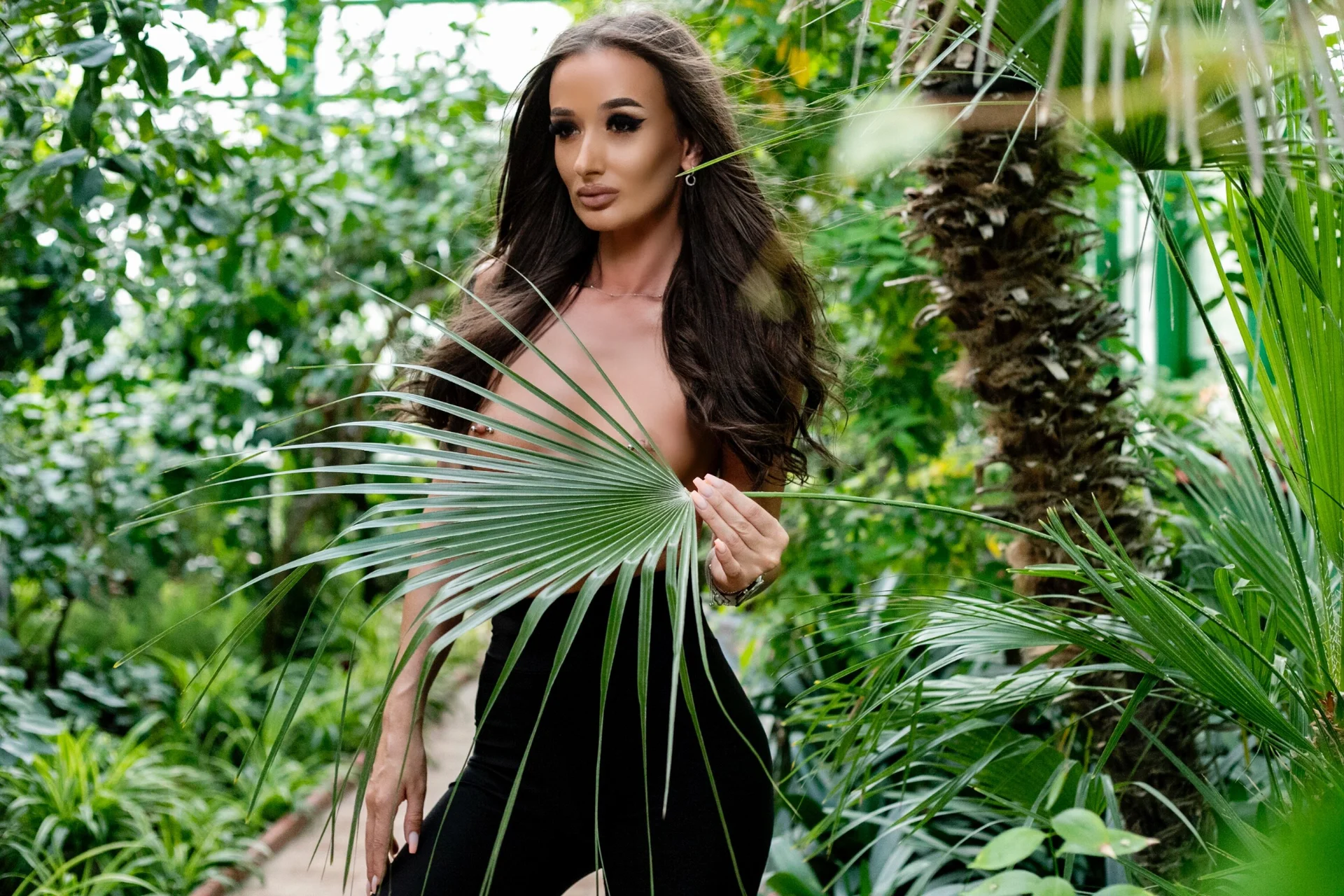 XXX Porn Photo of Nude OneOutrageous 27