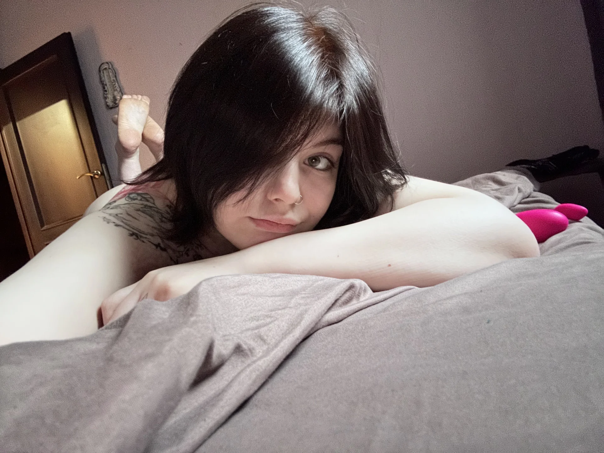 XXX Porn Photo of Nude Sofa_Nyx_ 10