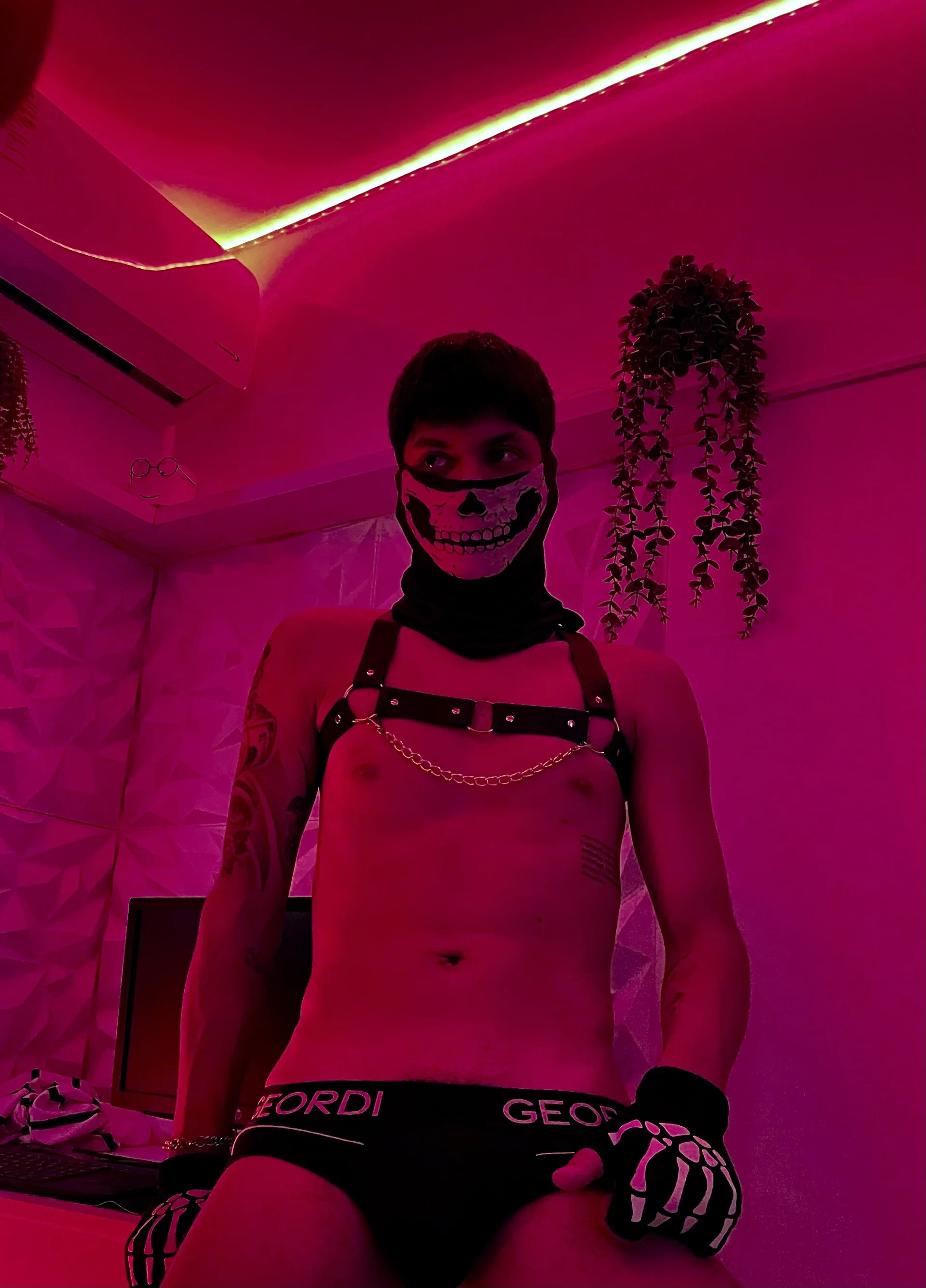 XXX Porn Photo of Nude the_masked_man 1