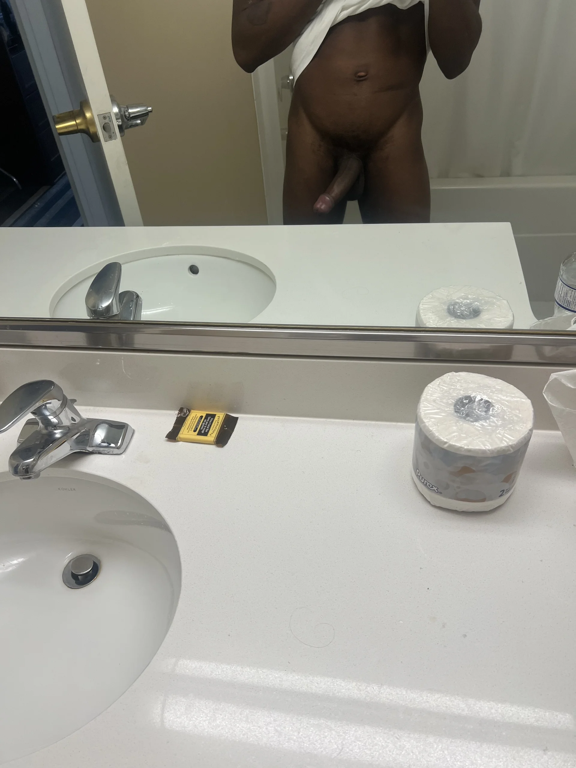 XXX Porn Photo of Nude labishyoung25 3