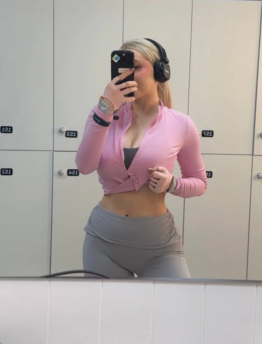 XXX Porn Photo of Nude OlliviaBr0wn 3